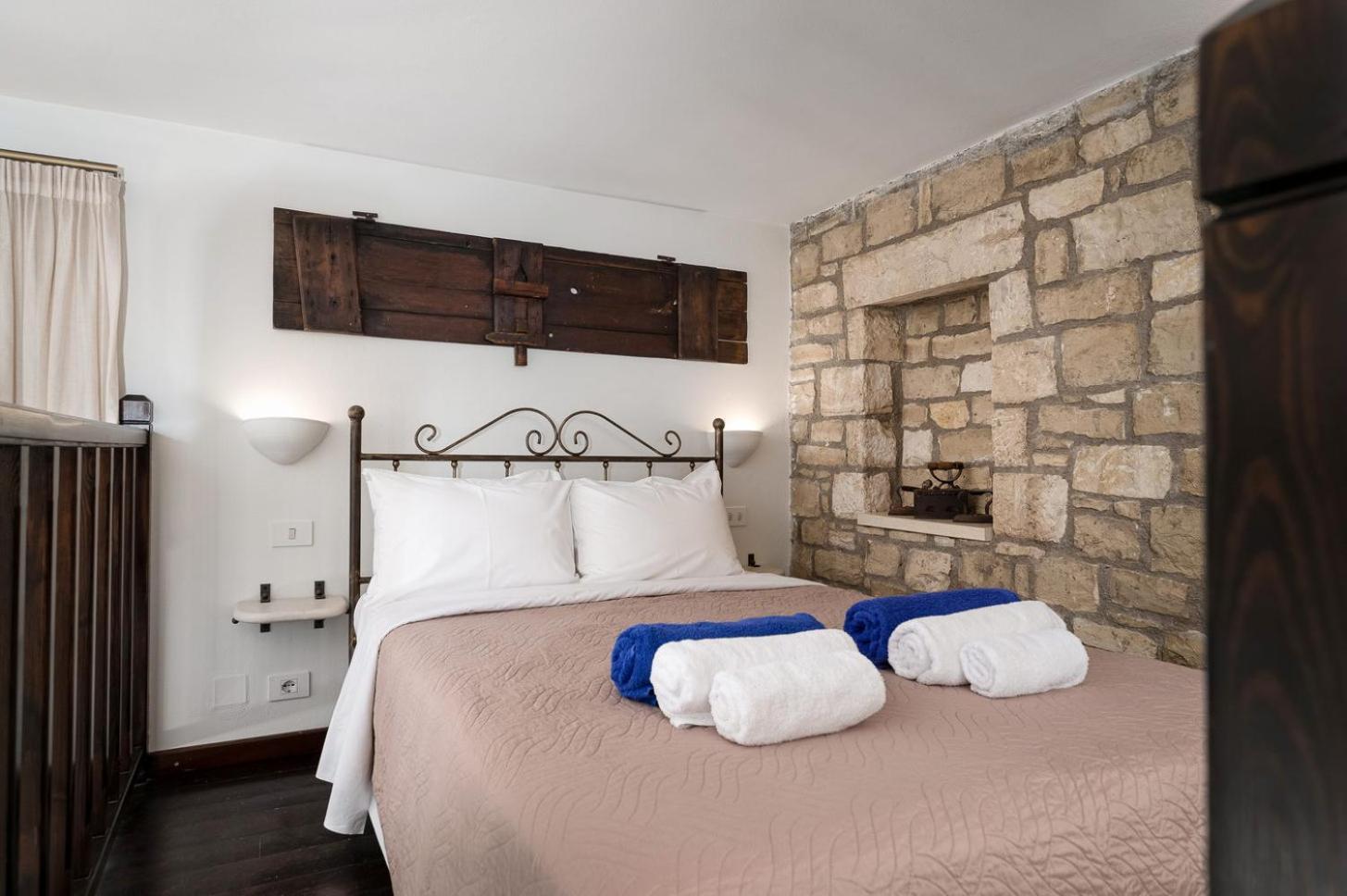 Orelia Cretan Deluxe Apartments Kamilari Bagian luar foto