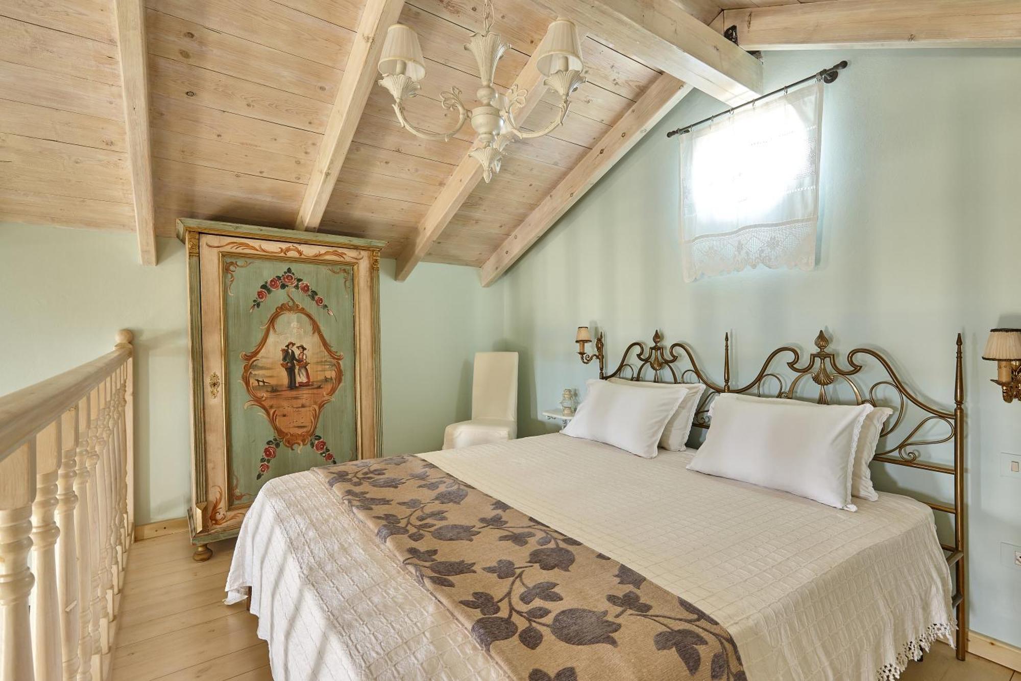 Orelia Cretan Deluxe Apartments Kamilari Bagian luar foto