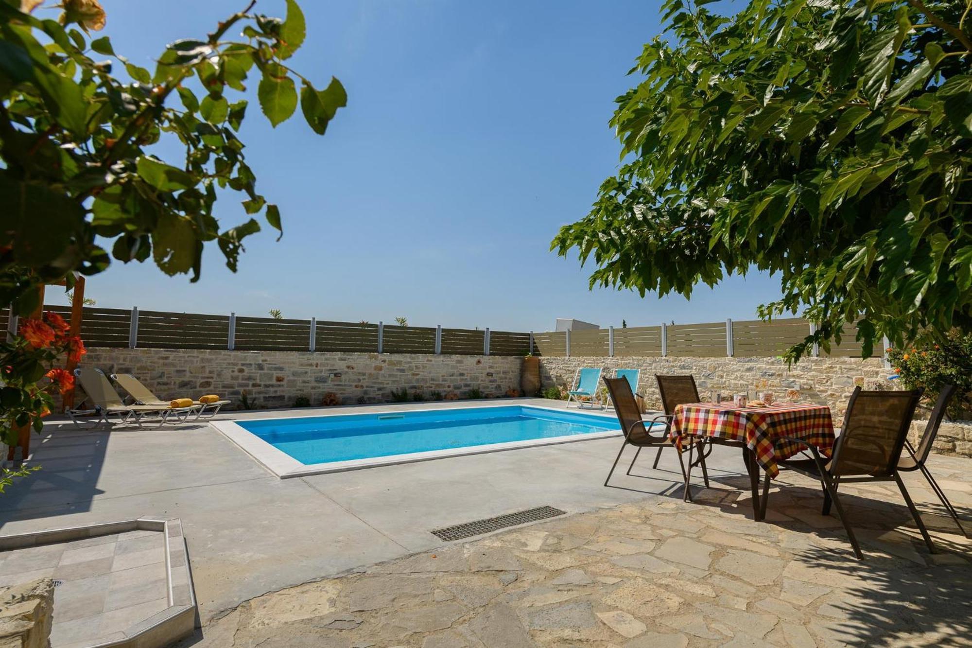 Orelia Cretan Deluxe Apartments Kamilari Bagian luar foto