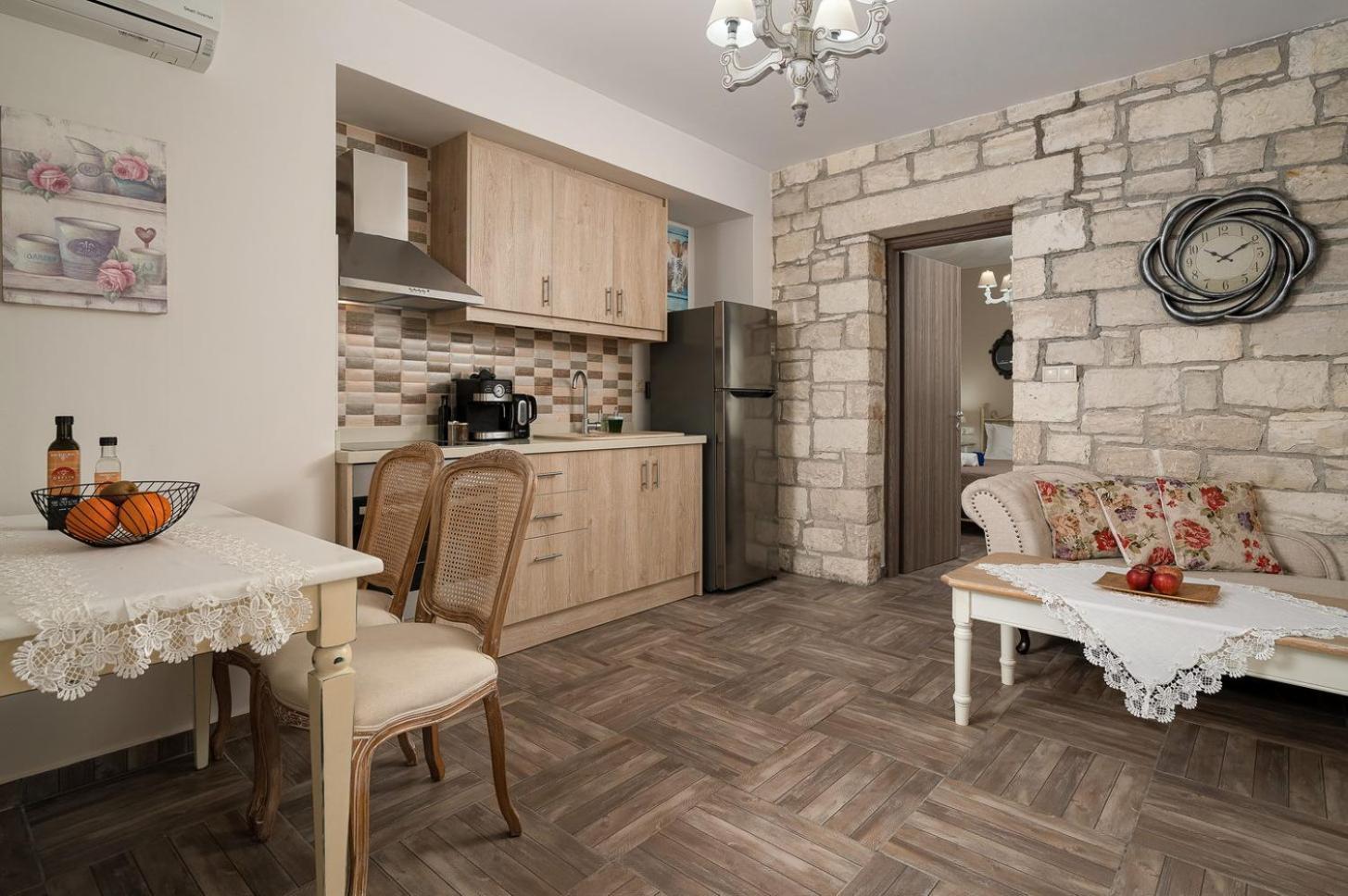 Orelia Cretan Deluxe Apartments Kamilari Bagian luar foto