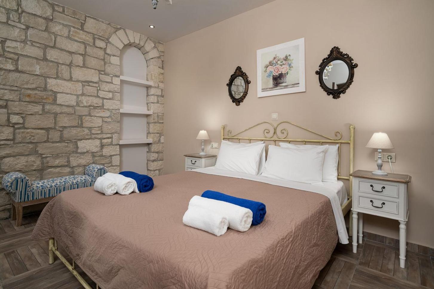 Orelia Cretan Deluxe Apartments Kamilari Bagian luar foto