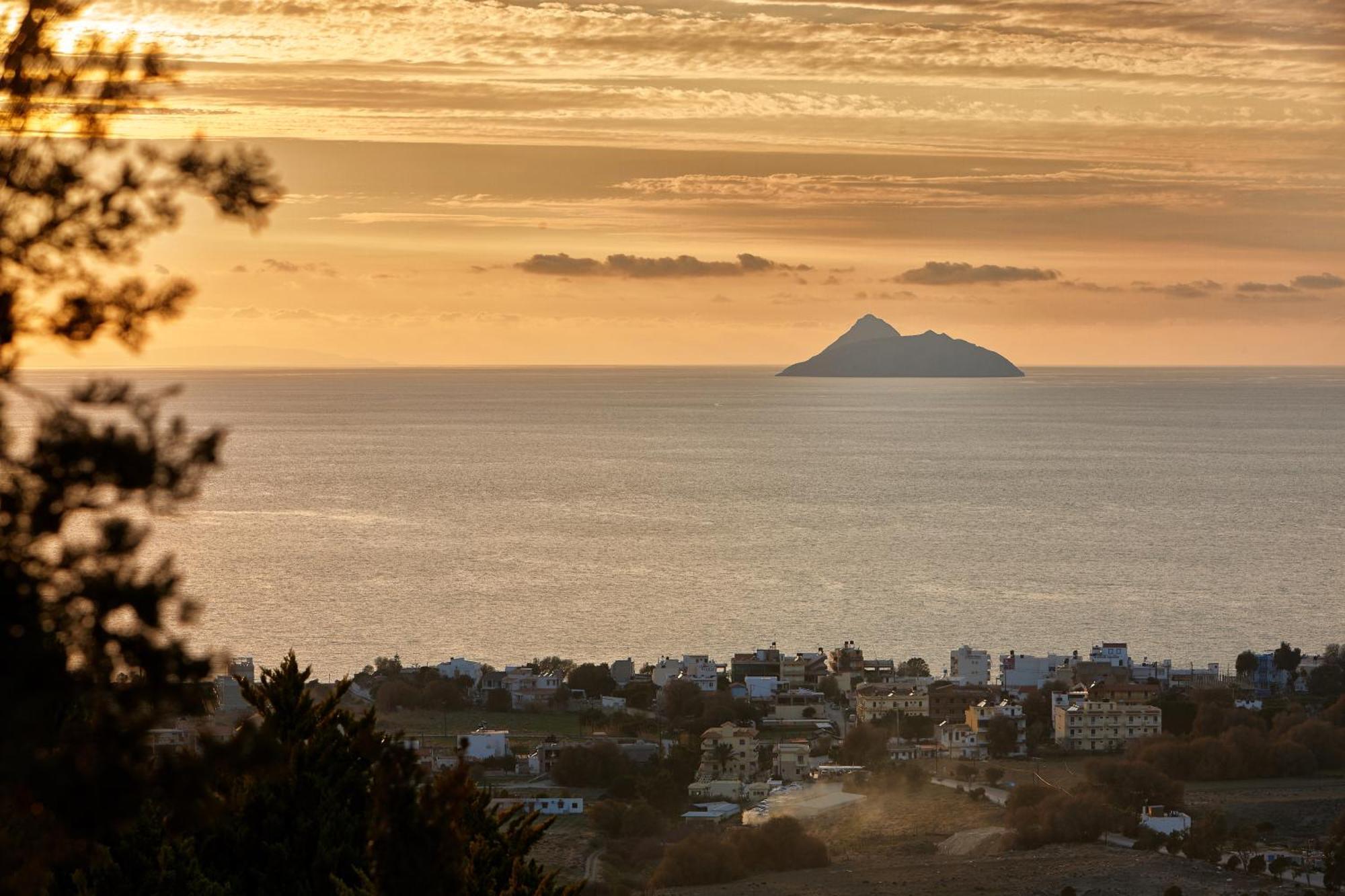 Orelia Cretan Deluxe Apartments Kamilari Bagian luar foto