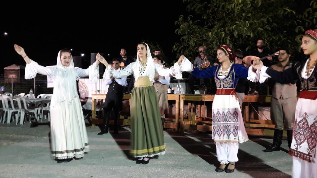 Orelia Cretan Deluxe Apartments Kamilari Bagian luar foto